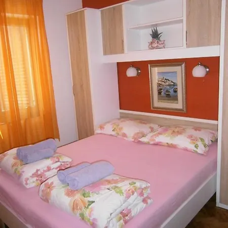 Maya Apartment