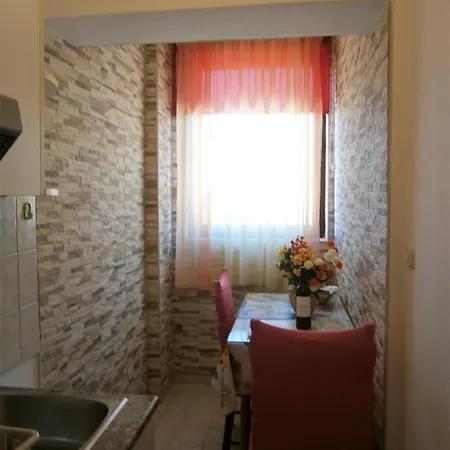 Apartment Maya *